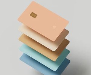 สินค้าโภคภัณฑ์ เช่น ทองคำ น้ำมัน ผลิตภัณฑ์ทางการเกษตร และโลหะอุตสาหกรรม เปิดโอกาสให้กระจายพอร์ตการลงทุนและป้องกันความเสี่ยงจากภาวะเงินเฟ้อ แต่ก็ถือเป็นสินทรัพย์ที่มีความเสี่ยงสูงเช่นกัน เนื่องจากความผันผวนของราคา ความตึงเครียดทางภูมิรัฐศาสตร์ และภาวะช็อกจากอุปสงค์และอุปทาน สิ่งสำคัญคือการลงทุนด้วยกลยุทธ์ที่ชัดเจน ความเข้าใจในปัจจัยขับเคลื่อนตลาด และลงทุนด้วยเงินทุนที่ไม่กระทบต่อเสถียรภาพทางการเงินของคุณเท่านั้น