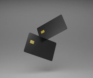 การลงทุนช่วยให้คุณสร้างความมั่งคั่งได้ในระยะยาว โดยการนำเงินไปลงทุนในสินทรัพย์ต่างๆ เช่น หุ้น พันธบัตร กองทุน อสังหาริมทรัพย์ และอื่นๆ อีกมากมาย แต่การลงทุนก็มีความเสี่ยงอยู่เสมอ ไม่ว่าจะเป็นความผันผวนของตลาด ความเสี่ยงในการสูญเสียเงินทุน และผลตอบแทนที่ลดลงจากภาวะเงินเฟ้อ สิ่งสำคัญคือการลงทุนด้วยกลยุทธ์ที่ชัดเจน การกระจายการลงทุนอย่างเหมาะสม และด้วยเงินทุนที่ไม่กระทบต่อเสถียรภาพทางการเงินของคุณ